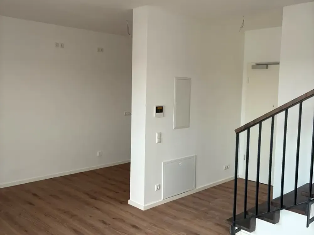 *TOP* 3-Room Maisonette New-Build Apartment with Balcony, Roof Terrace and Parking Space