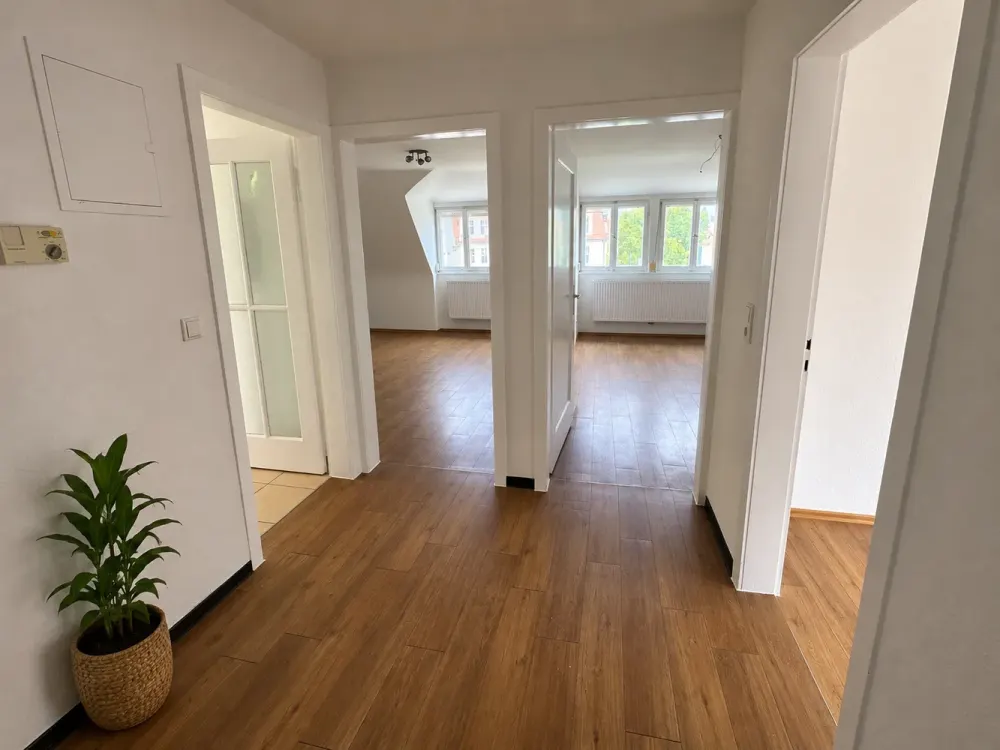 Helle 3-Zimmer Dachgeschosswohnung in Stuttgart Bad Cannstatt