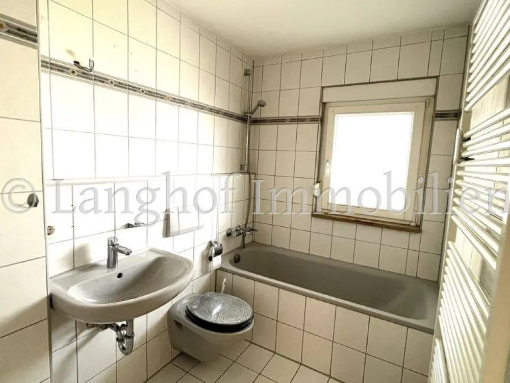 Single Apartment with Roof Terrace and Green View in a Central but Quiet Residential Area
