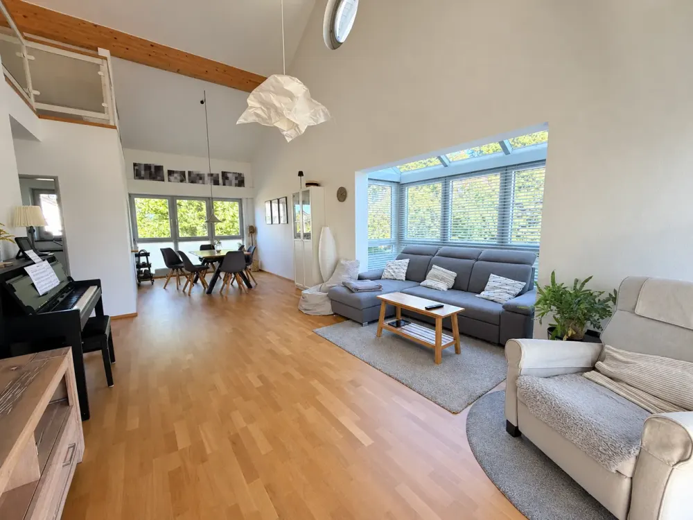 Großzügige Maisonettewohnung auf Ufergrundstück mit eigenem Seezugang