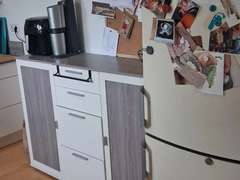 Spacious 3.5-Room Ground Floor Apartment with Double Garage in Tettnang