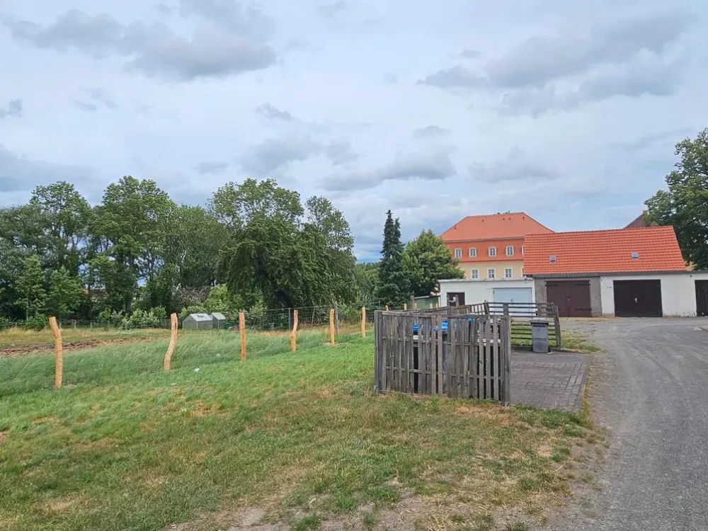 3-Raum-WE im 2.OG, grüne + ruhige Lage, Bad m. Fenster, inkl. Ebk, Einzelgarage mgl.