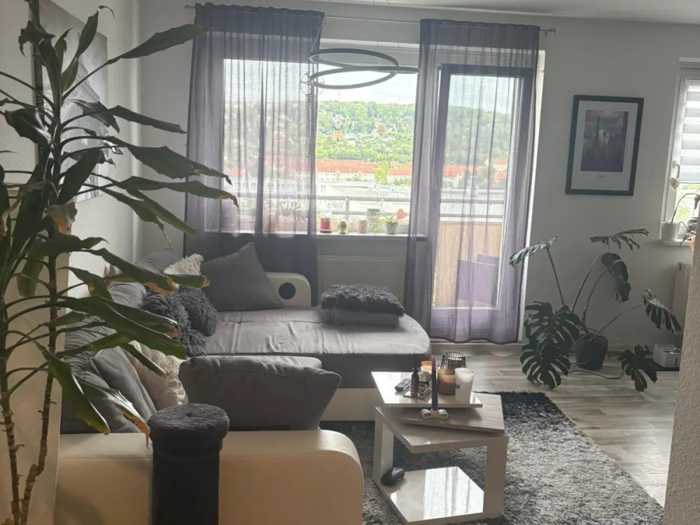 2-Zimmer-Wohnung mit Balkon in Erfurt-Südost, Nachmieter gesucht