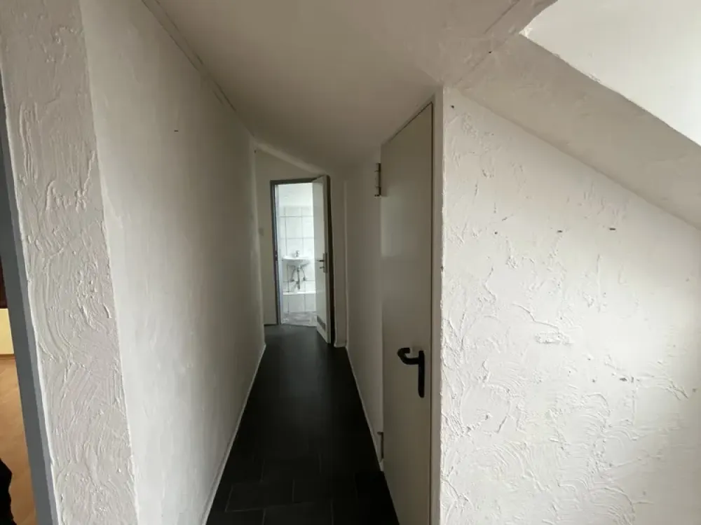 Zwei Zimmer in Hannover: Kompakte Dachgeschoss Wohnung in Misburg-Nord