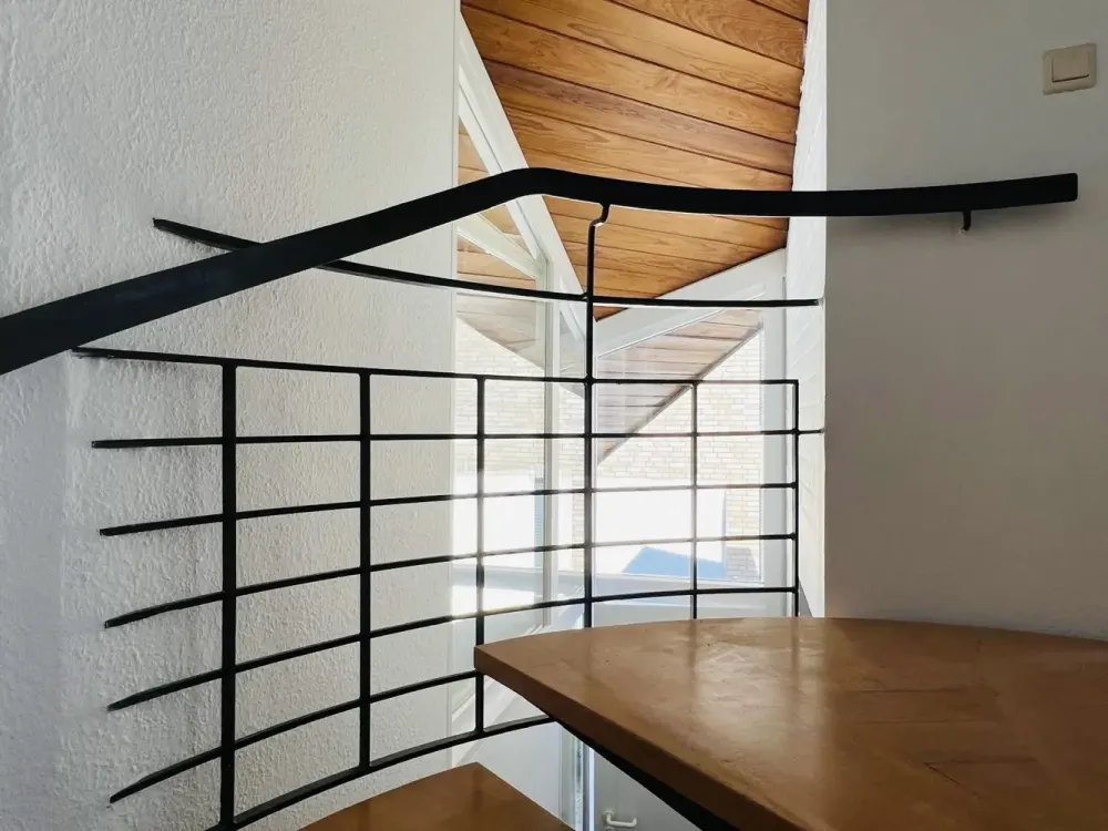 Charming Bauhaus-Style Architecture in Althösel