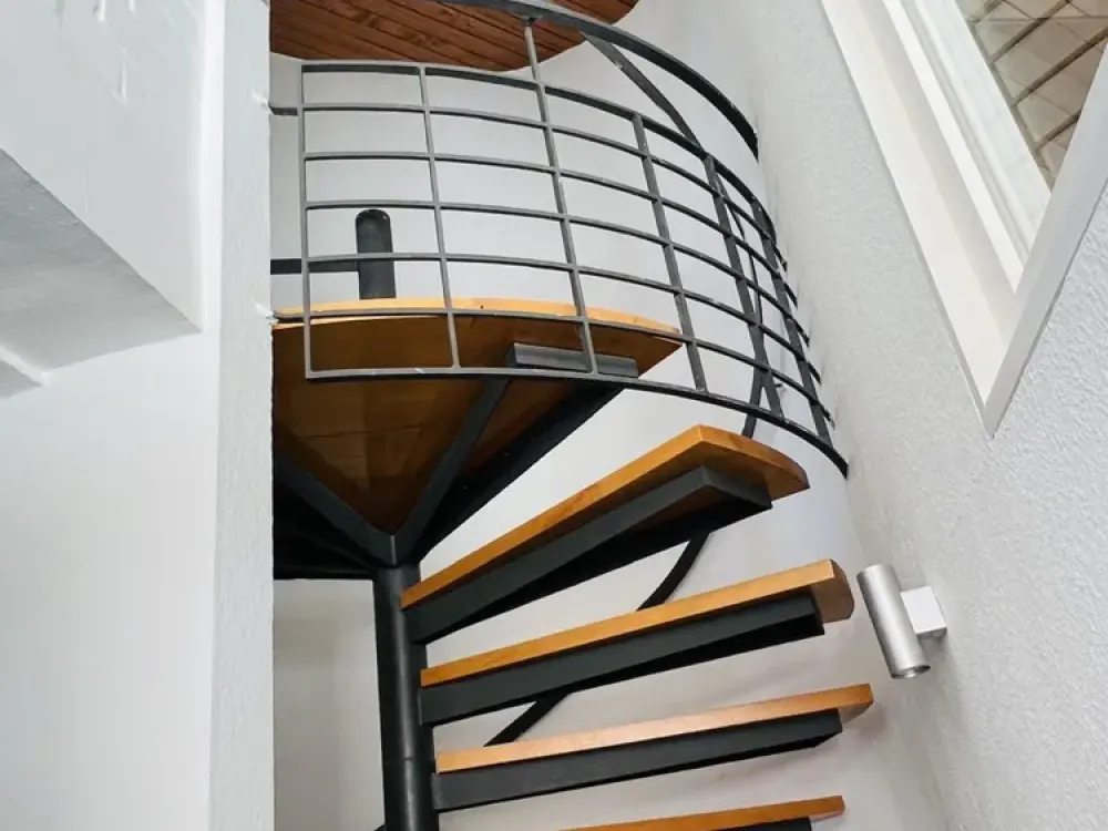 Charming Bauhaus-Style Architecture in Althösel