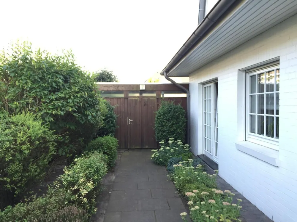 Beautiful 4-Room Apartment in a Quiet Location, 2 Parking Spaces