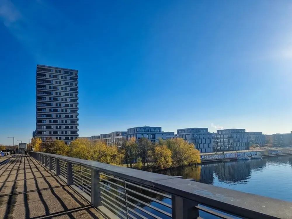 Helle 2-Zimmer-Wohnung mit Balkon, barrierefreie Objektgestaltung, provisionsfrei