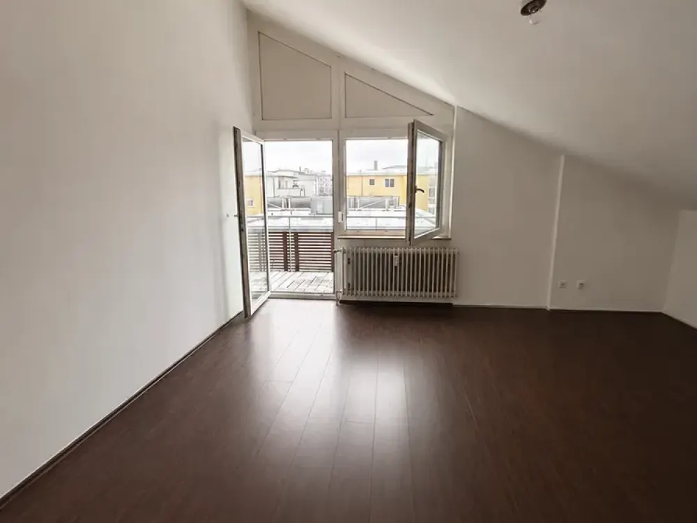 Herren -WG-Zimmer-Kornwestheim mit Balkon