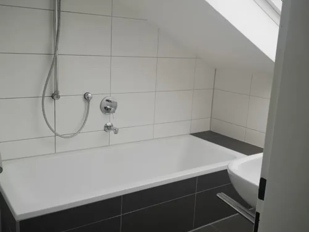 Herren -WG-Zimmer-Kornwestheim mit Balkon