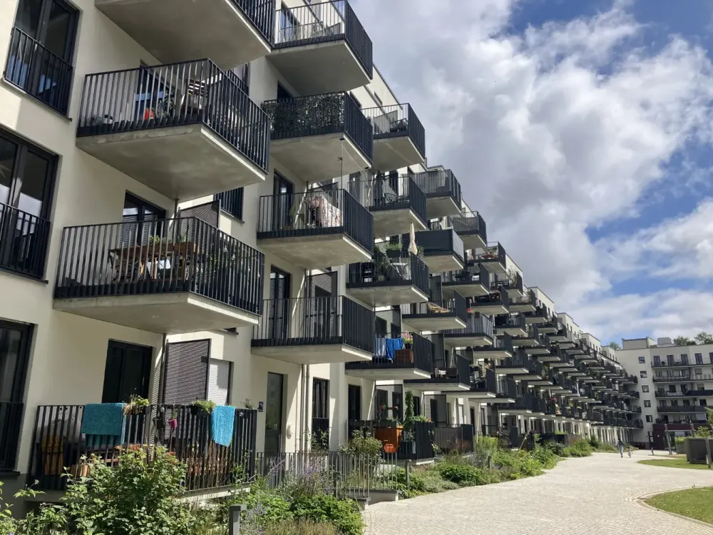familiengeeignete 3-Zi.-Wohnung mit Balkon * 90 m² * neuwertig * Baujahr 2020