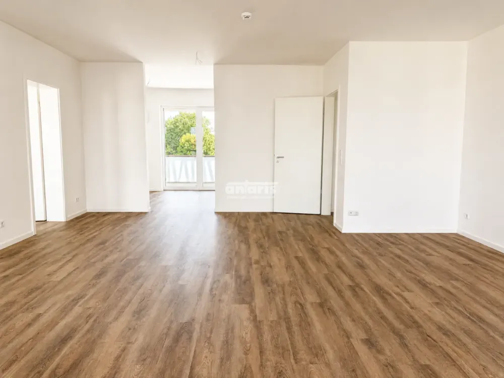 antaris Immobilien GmbH Your New Home: Stylish 5-Room Apartment with Wow Factor