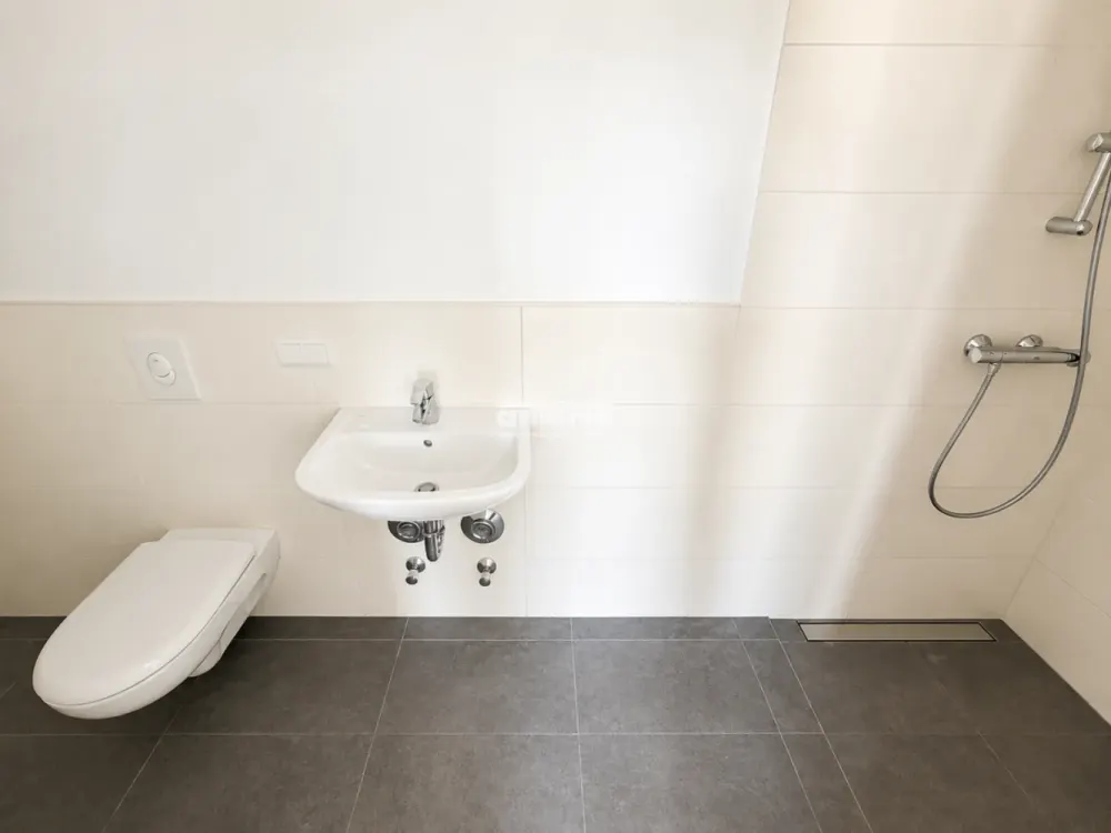 antaris Immobilien GmbH Your New Home: Stylish 5-Room Apartment with Wow Factor
