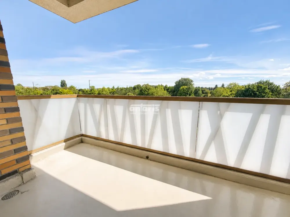 antaris Immobilien GmbH Your New Home: Stylish 5-Room Apartment with Wow Factor