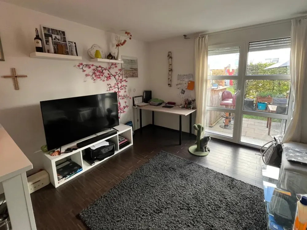 Erlangen Nord Gepflegte Wohnung mit zwei Zimmern sowie eigene Terrace und Einbauküche in Erlangen