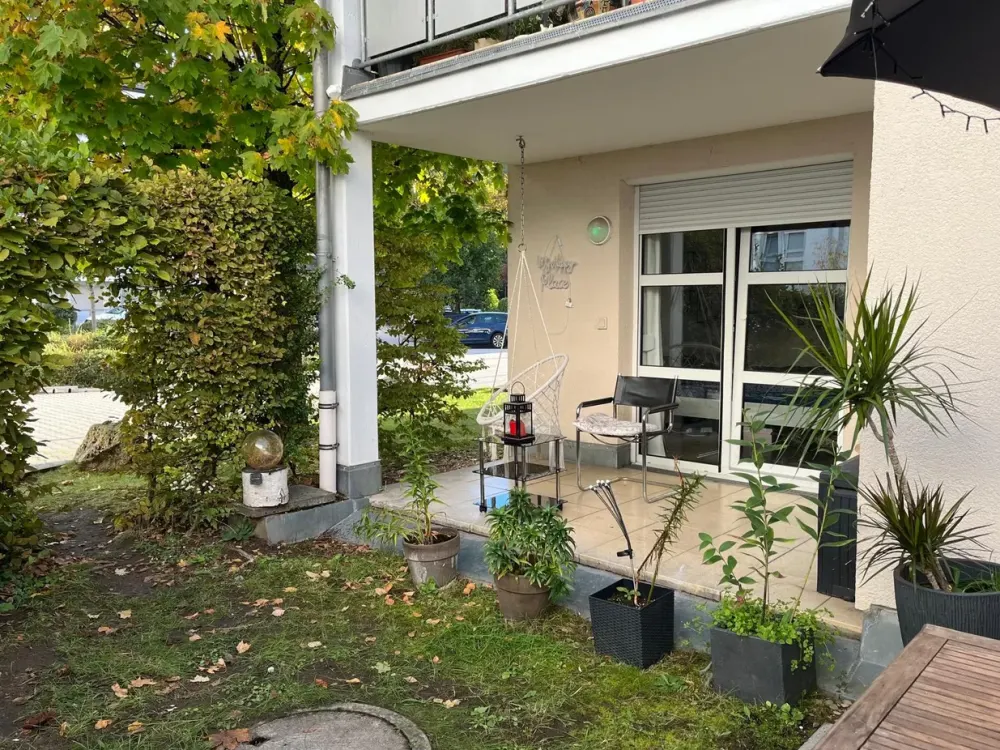 Erlangen Nord Gepflegte Wohnung mit zwei Zimmern sowie eigene Terrace und Einbauküche in Erlangen
