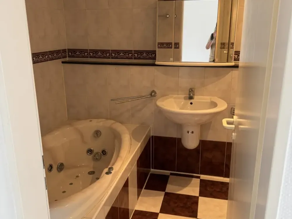 السكن بشخصية: شقة من 3 غرف في تروايسدورف