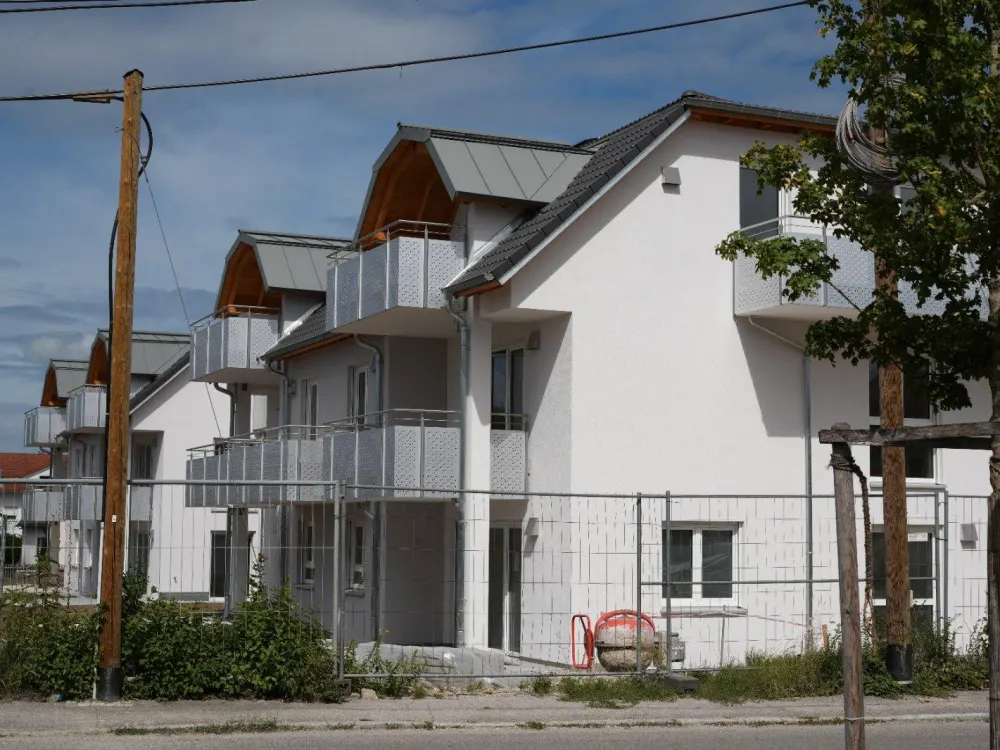 Neubau, Erstbezug: lichtdurchflutete 2-Zimmer-Wohnung mit Balkon