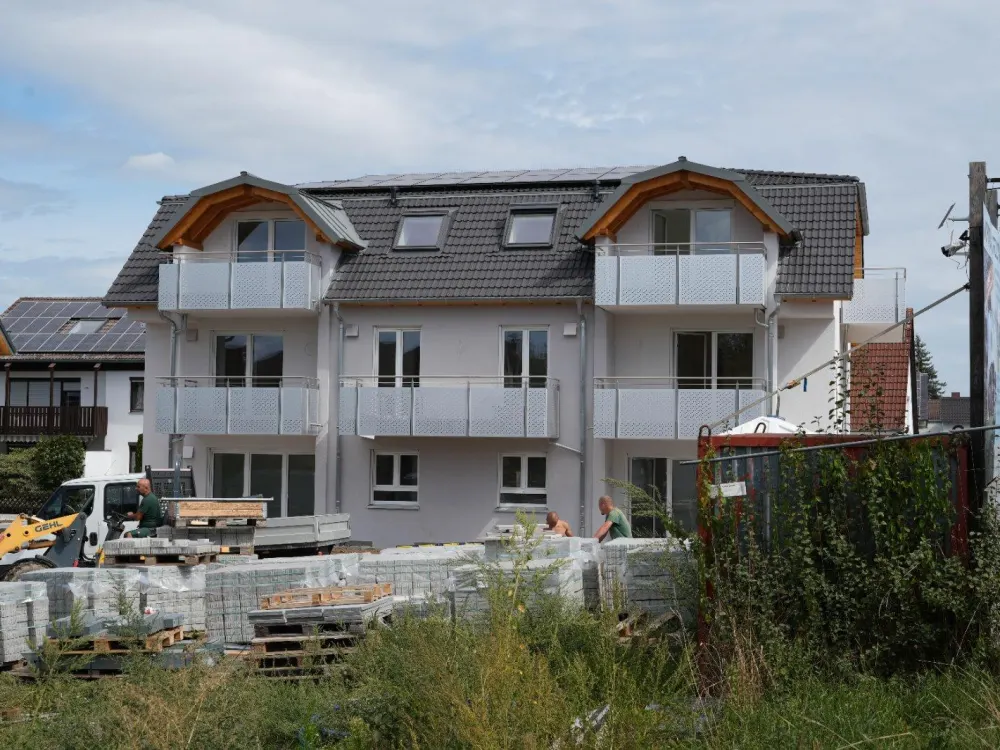 Neubau, Erstbezug: lichtdurchflutete 2-Zimmer-Wohnung mit Balkon