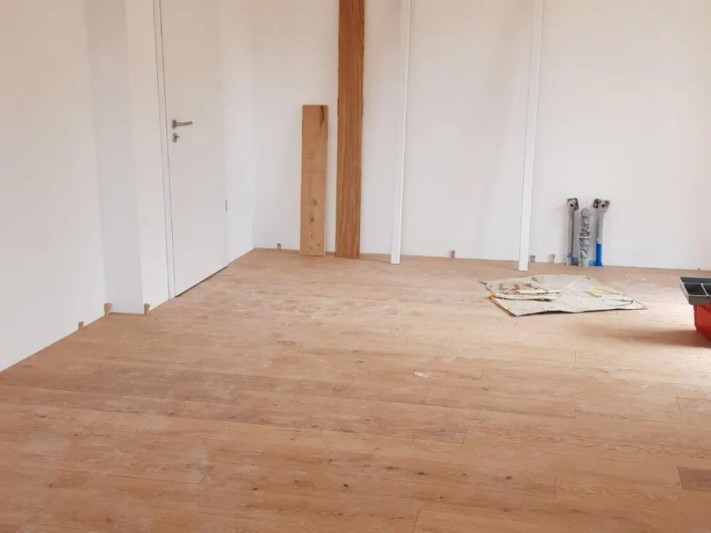 Neubau, Erstbezug: lichtdurchflutete 2-Zimmer-Wohnung mit Balkon