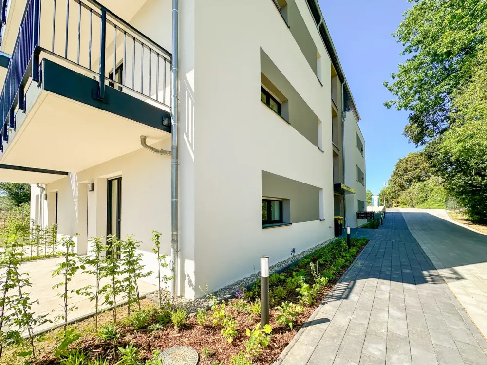 *** 2 Rooms * First Occupancy * Private Garden * Parking Space * Fitted Kitchen * AVAILABLE * Markkleeberg ***