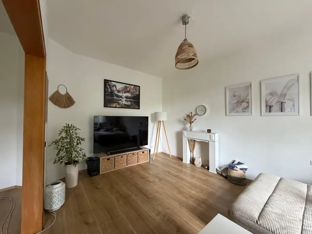 Helle 4-Zimmer-Wohnung mit ca. 100 m² und Balkon