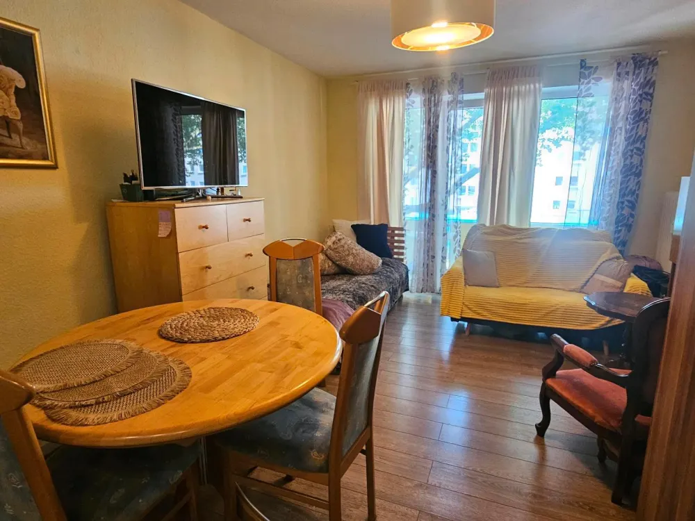 Möbliert 1-Zimmer inkl. Balkon, Strom, WLAN. Nähe Goethe Uni