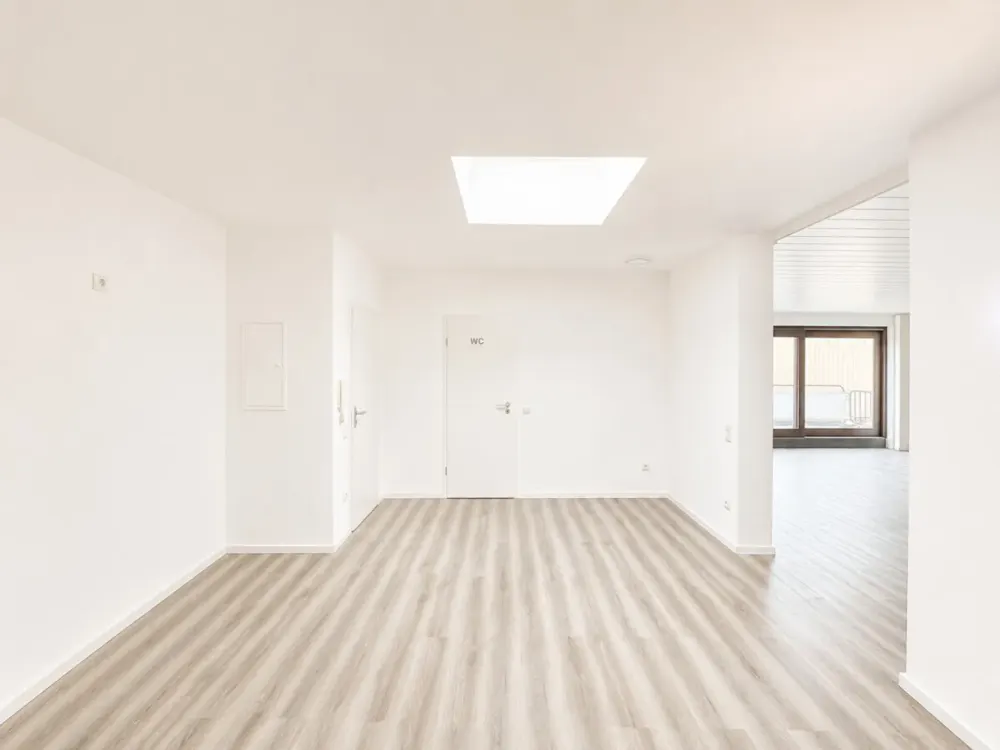 Modernized 3-Room Apartment with Exceptional Space