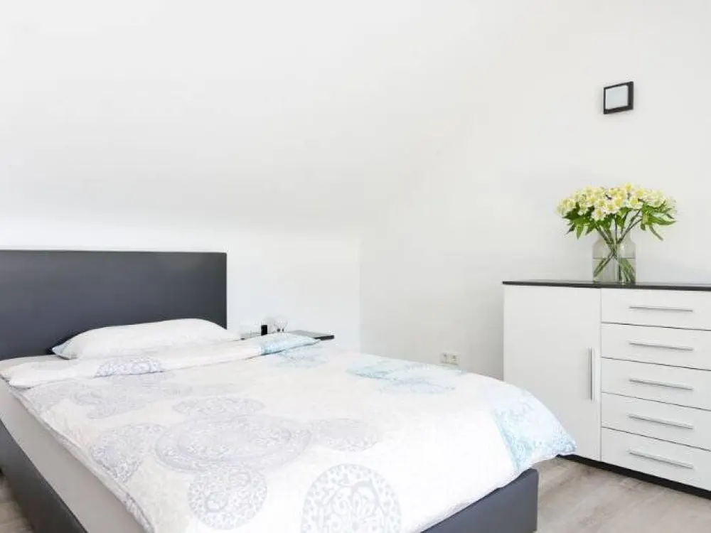 komfortable 1-Zimmer-Wohnung in Stuttgart-Hofen - WOHNEN AUF ZEIT