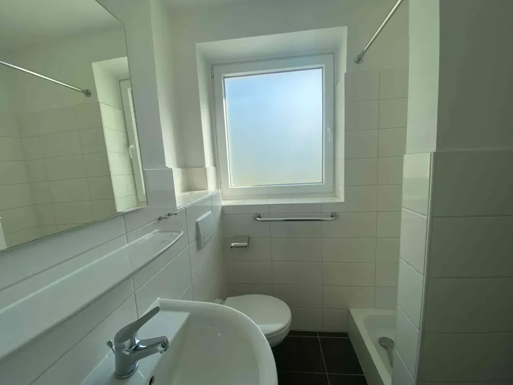Helle 2-Zimmer-Wohnung mit Balkon