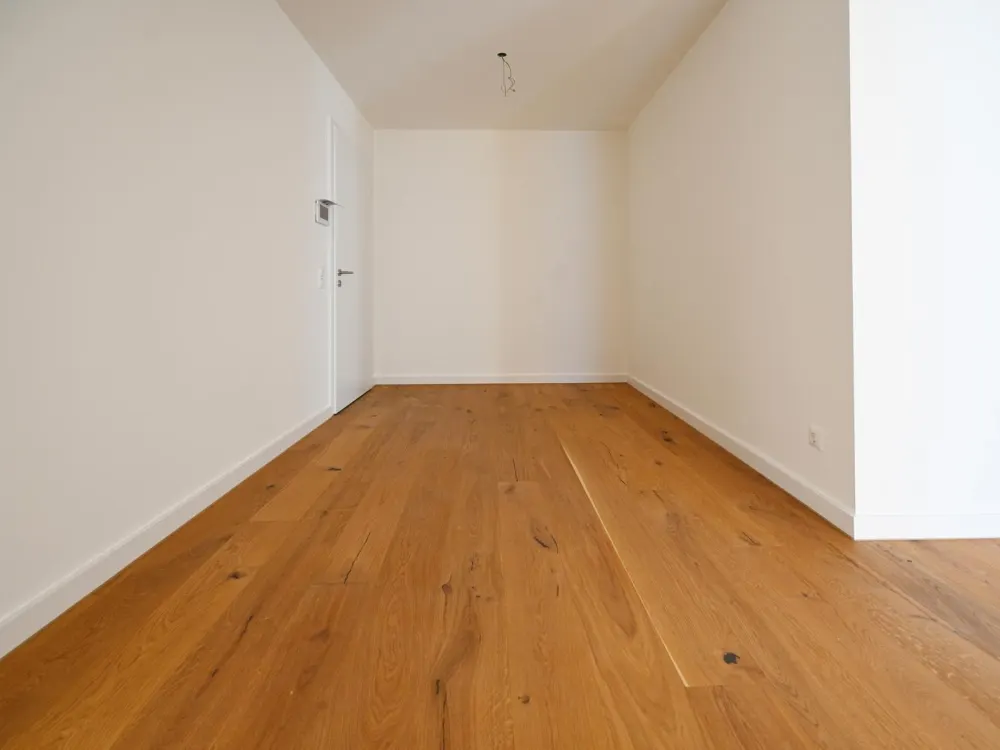 Neubau - Erstbezug geräumige 5 ZKB Balkon + Abstellraum