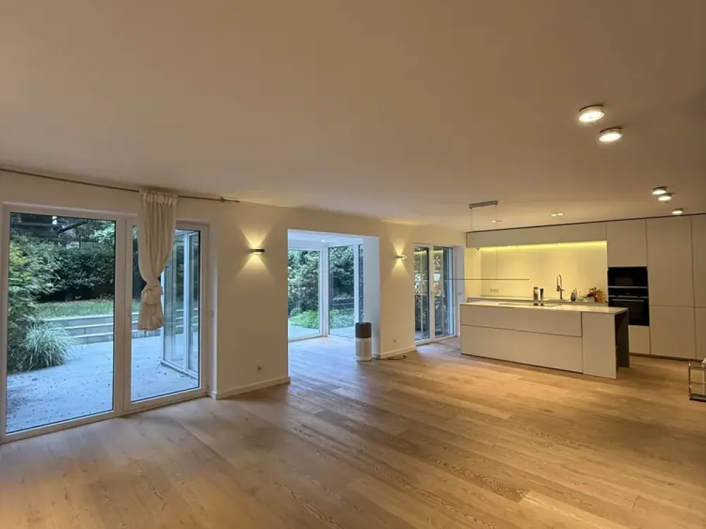 Luxuriöse 3-Zimmer Wohnung mit eigenem Garten in Düsseldorf-Oberkassel