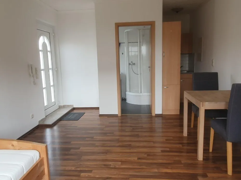 Gemütliches Einzimmer-Appartement/Wohnung mit S-Bahn Anbindung