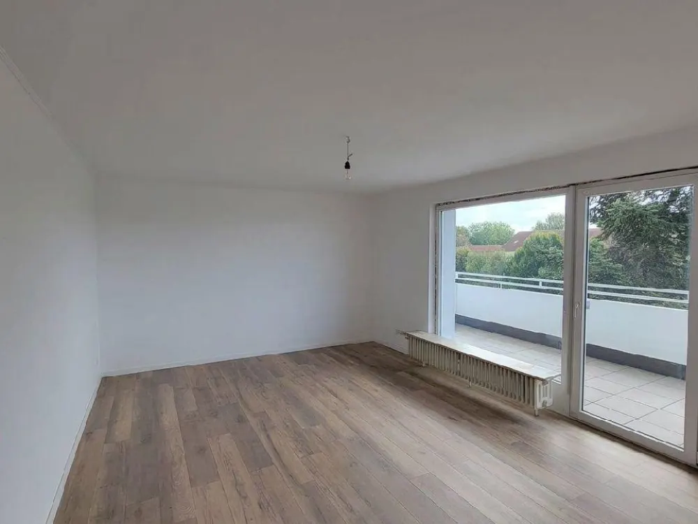 Komplett renovierte, helle 3-Zimmer-Wohnung ca. 77 m² mit Balkon, in Dortmund-Hörde zu vermieten!