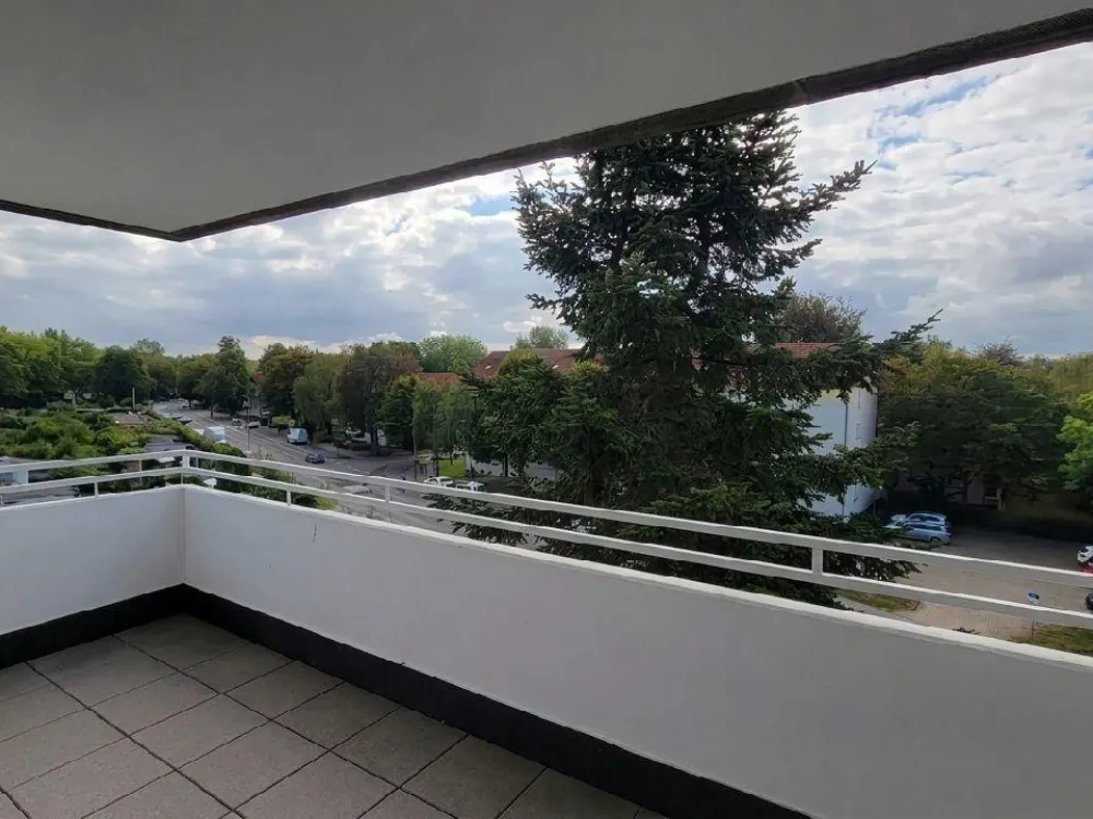 Komplett renovierte, helle 3-Zimmer-Wohnung ca. 77 m² mit Balkon, in Dortmund-Hörde zu vermieten!