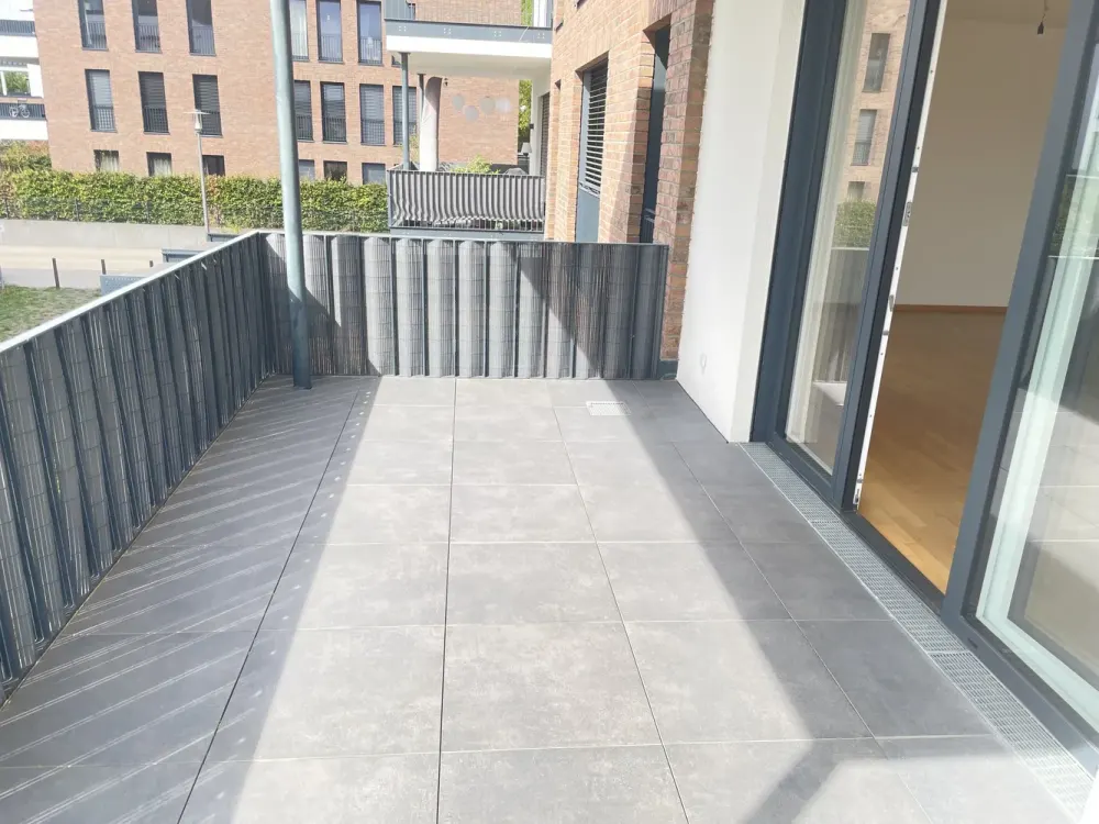 Lichtdurchflutete und großzügige Wohnung mit Balkon