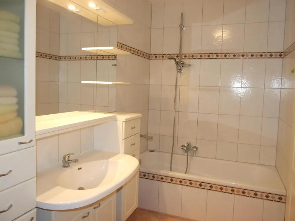 Schöne möblierte Wohnung zentrale Lage von Privat