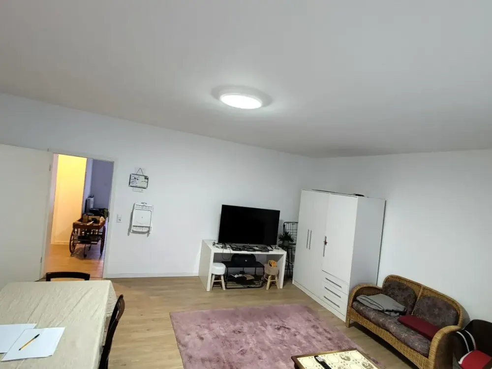 Modern 3-Room Apartment with Two Balconies in Attractive Location