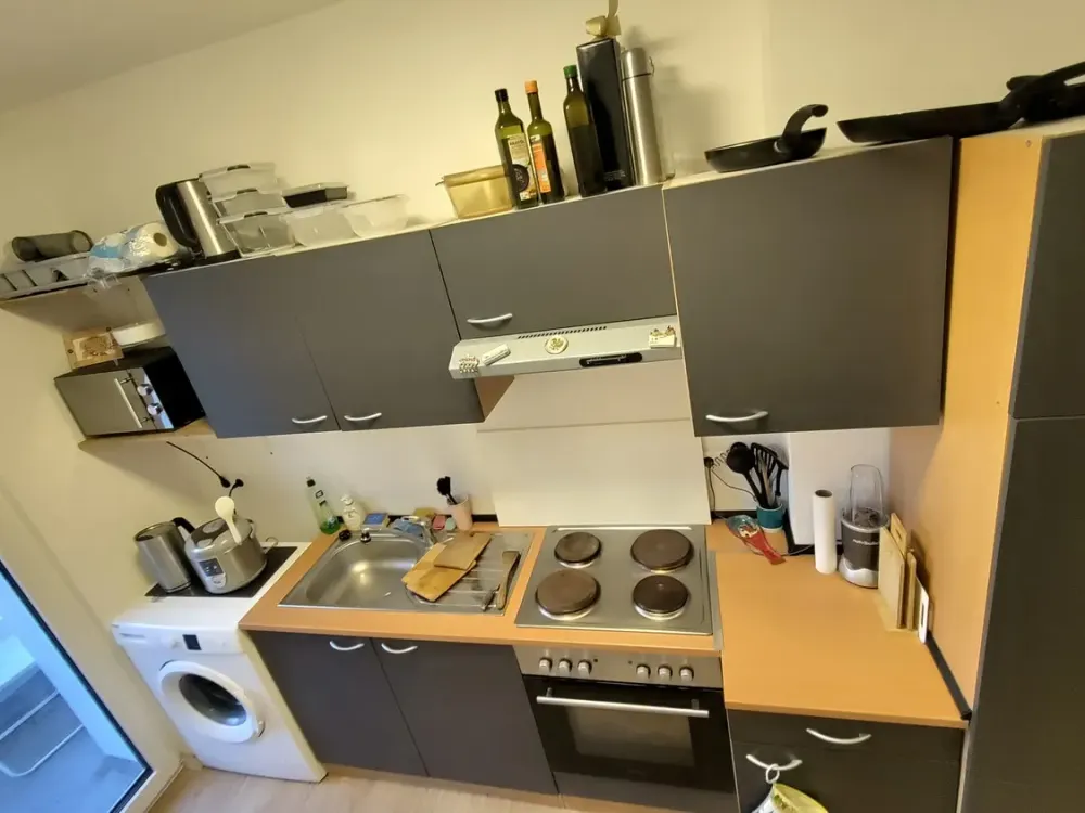 Modern 3-Room Apartment with Two Balconies in Attractive Location