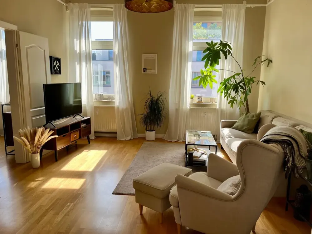 Beautiful Art Nouveau Apartment in Prime Location near Rhine, Medienhafen and Lorettostraße