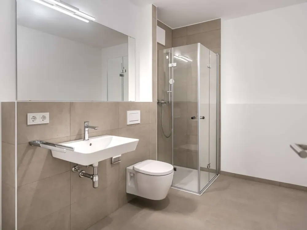 Spacious 3-Room Apartment with Loggia in the Rebstock Area