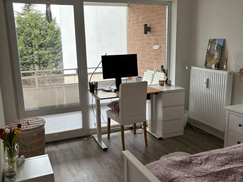 Lichtdurchflutete 2,5 Zimmer Whg im Hofweg Sep/Okt