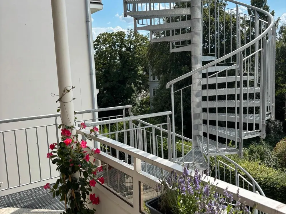 Lichtdurchflutete 2,5 Zimmer Whg im Hofweg Sep/Okt