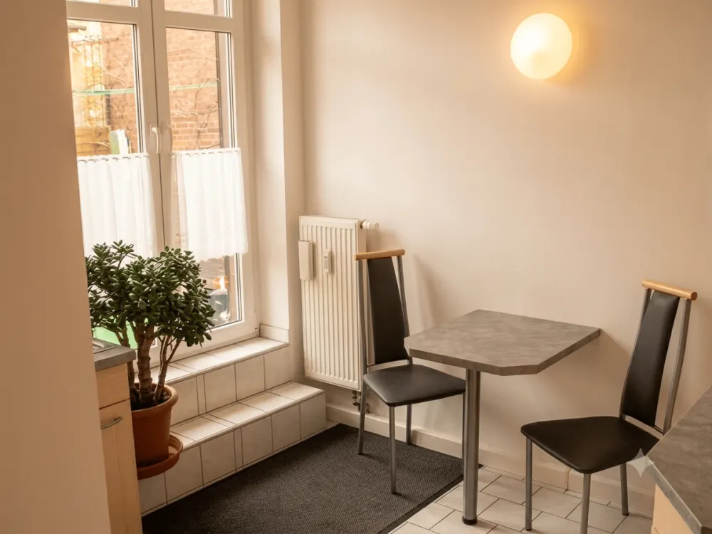 Einzigartiges Wohnen im Hinterhaus, Charmante Maisonette-Wohnung mit spektakulärer 50 qm Sonnenterrasse in der Erfurter Altstadt