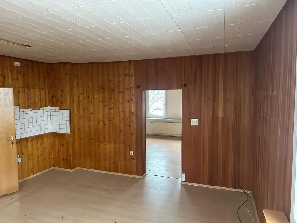 Achtung! Renovierungsbedürftige Wohnung für handwerklich begabte Personen zu vermieten