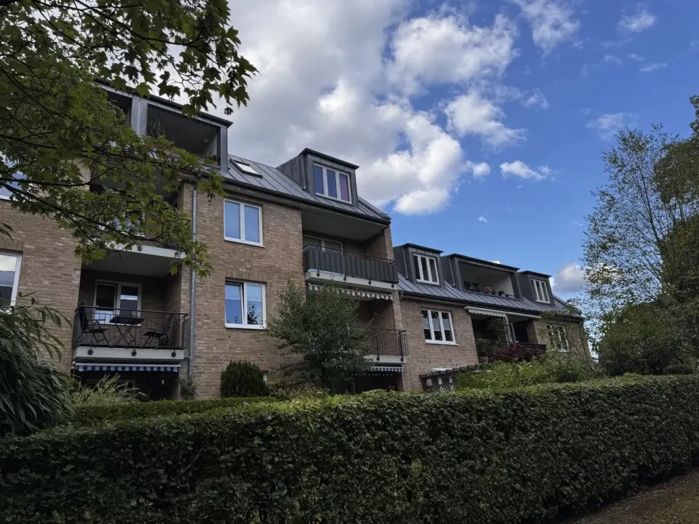 Helle 2-Zimmer-Wohnung mit Balkon & neuer Einbauküche in Reinbek