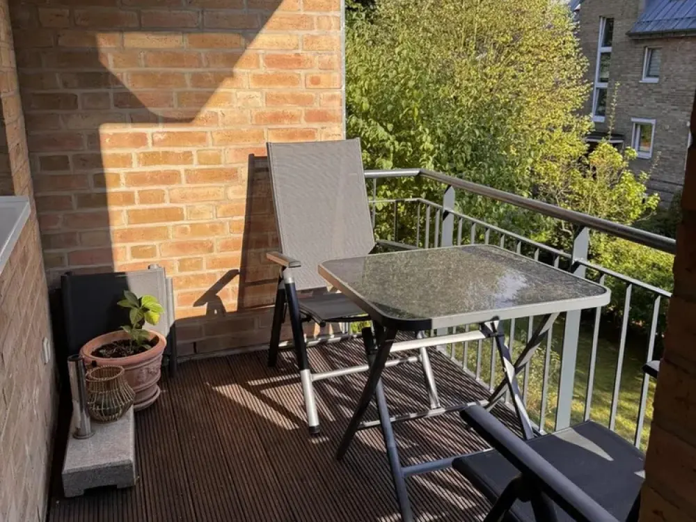 Helle 2-Zimmer-Wohnung mit Balkon & neuer Einbauküche in Reinbek