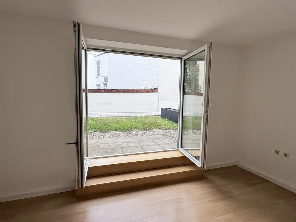 Zentrumsnahe, gut geschnittene 3-ZW Stgt.- West mit Terrasse