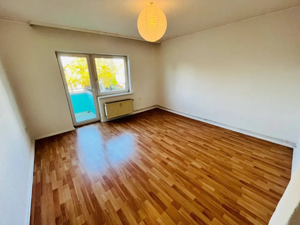 **Besichtigung: DO.10.09.26 um 17:15 Uhr** Helle Balkon-Whg in ruhiger Lage!