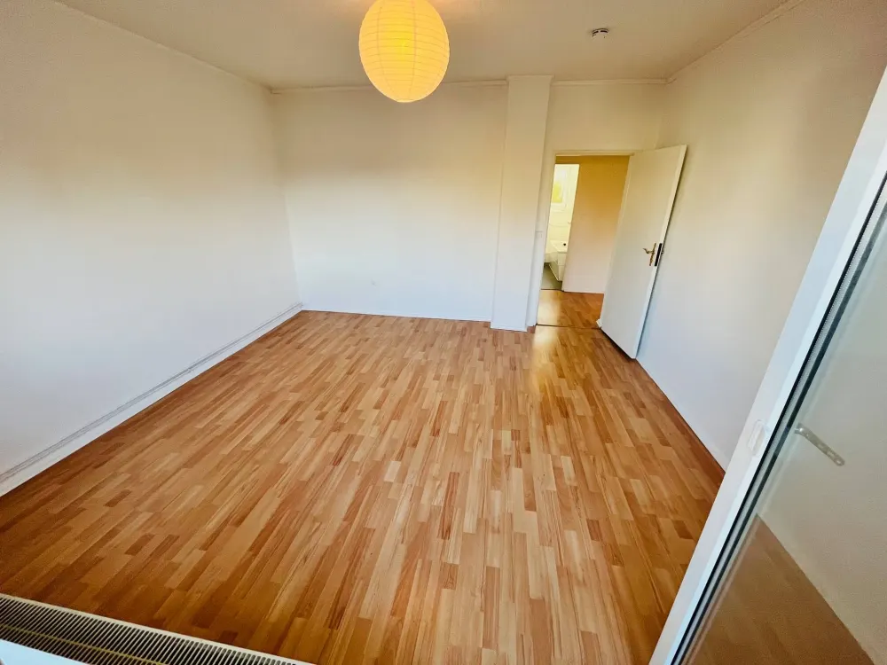 **Besichtigung: DO.10.09.26 um 17:15 Uhr** Helle Balkon-Whg in ruhiger Lage!